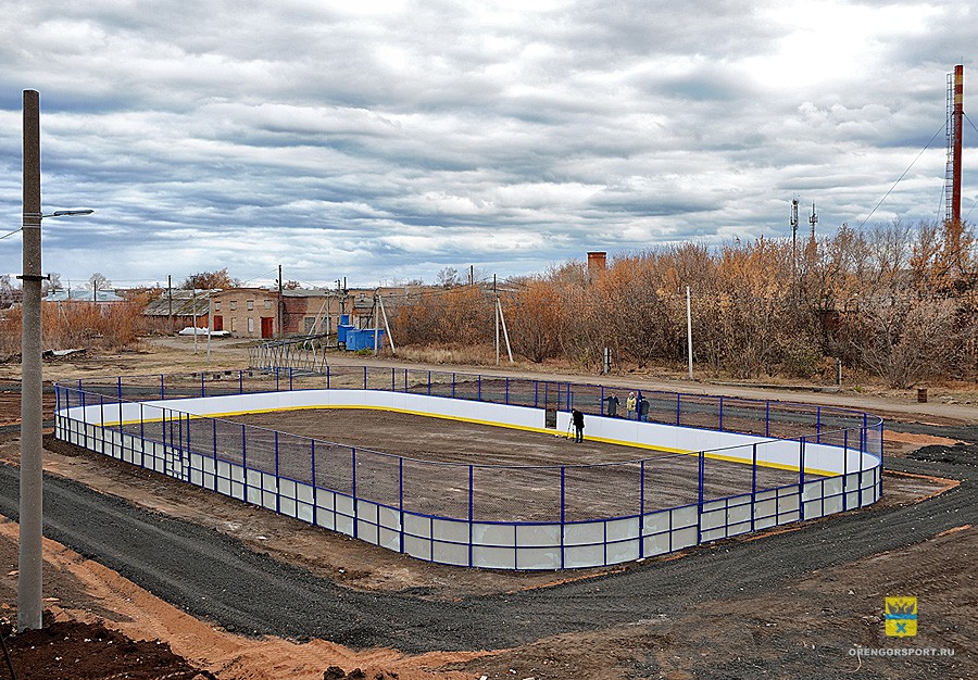 В Каргале установлен хоккейный корт